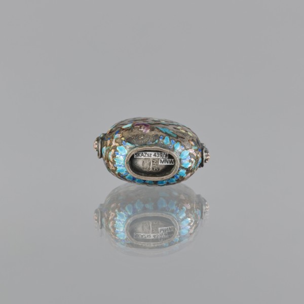 Snuffbox with stopper, cloisonné enamel, Chinese, figural scenes and plant ornament, handles,