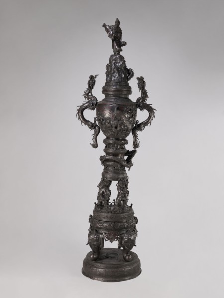 Incense burner koro, Meiji period late 19th century, Japan; bronze vessel/incense burner with