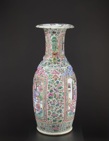 Vase, Chinese, Qing dynasty 1644–1911, colored porcelain, ceramics; subject: lizards, lion