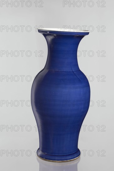 Vase, Chinese, decorative vessel, Qing style 1644–1911, 19th century, China; ceramic vessel; height