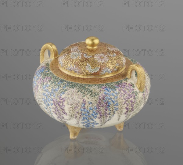 Incense burner kôro with cover, Kinkôzan, Sôbei VII 1867–1927, / personal slogans / craftsman,