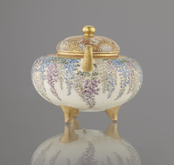 Incense burner koro with cover, Kinkozan Sobei VII 1867–1927, Kinkozan workshop co-creator. Meiji
