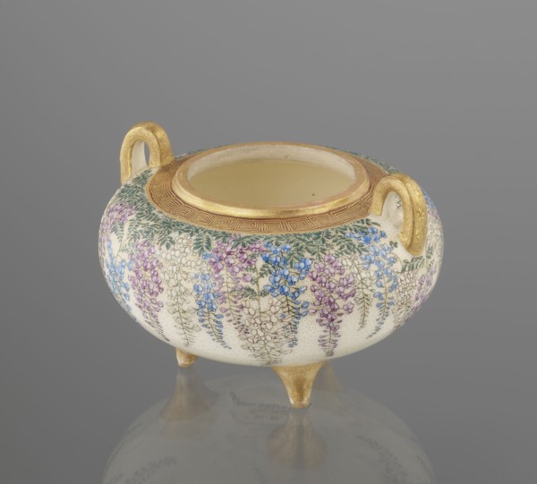 Incense burner koro with cover by Kinkozan Sobei VII 1867–1927, Kinkozan workshop; decorated in