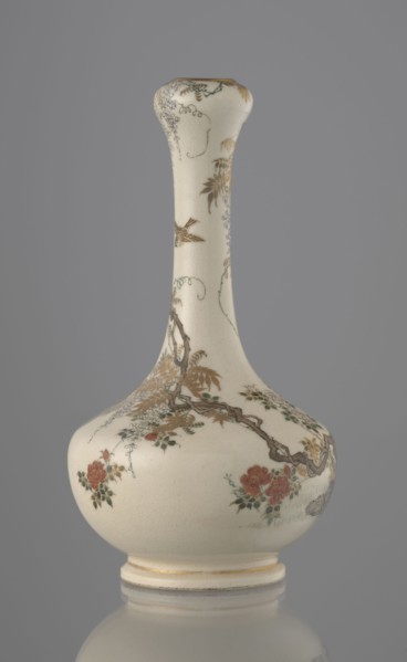 Vase, Yabu Meizan 1853–1934, c. 1900 Meiji 33, Japan, Osaka. Onion-shaped vase on a low ring foot
