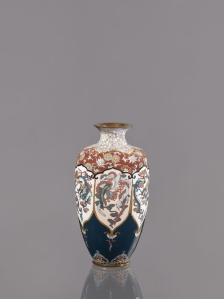 Vase, gift, repossession — phoenixes iconography, plant ornament, dragons iconography; Japanese