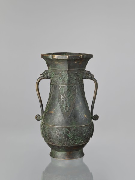 Hu-type vase, hu vessel, Chinese, Ming dynasty 1368–1644, Xuande period 1426–1435, possibly