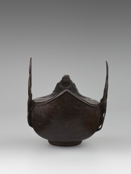 Duck incense burner, Chinese, Qing 1644–1911, 19th century, porcelain vessel in form of ducks with