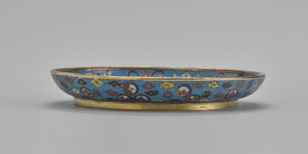 Plate, Chinese, Qing dynasty 1644–1911, 19th century. Cloisonné enamel round plate with a flat