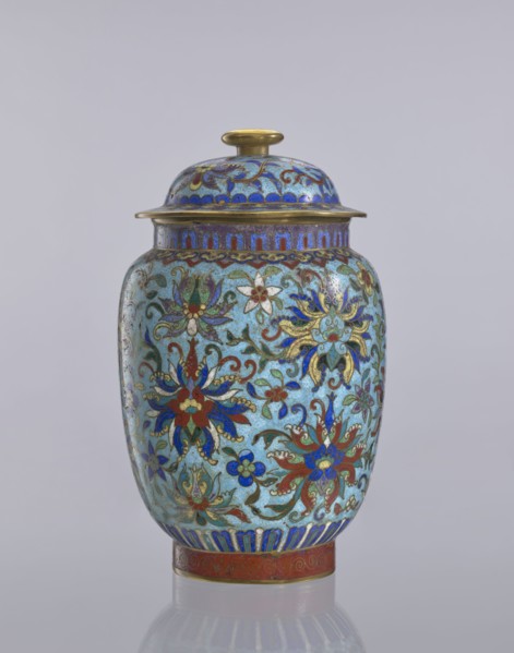 Vase with lid, Chinese, Qing dynasty 1644–1911, cloisonné enamel decorative vessel with floral