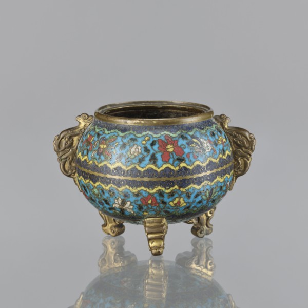 Ding incense burner, cloisonné enamel, 18th century China. Tripod vessel with two plastically