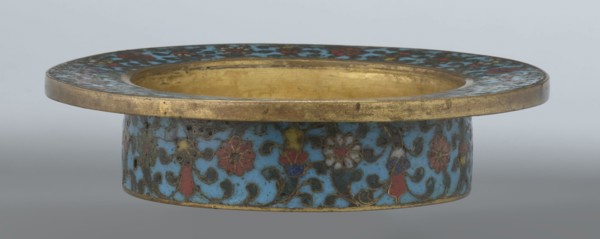 Tin with a lid;, Chinese, Qing dynasty, Qianlong period, 18th century. Cloisonné enamel on tin;