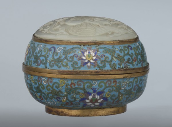 Box with a lid; maker, Chinese art; Qing dynasty 1644–1911, Qianlong period; cloisonné enamel.
