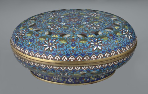 Box with lid, cloisonné enamel, Chinese, Qing dynasty, Qianlong period, 18th century. Large