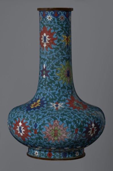 Vase, gift, Chinese, Qing dynasty 1644–1911, cloisonné enamel; subject: lotuses and lotus tendrils
