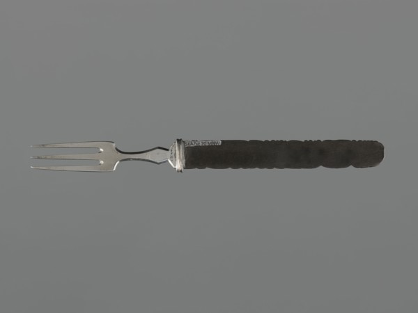 Fork with knife handle kozuka, Japanese, Edo period 1603–1868, 18th century; materials: metal
