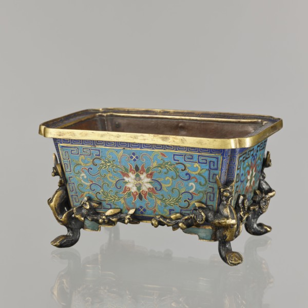 Flower pot incense burner on four legs, 18th century, China, Qing 1644–1911, cloisonné enamel.