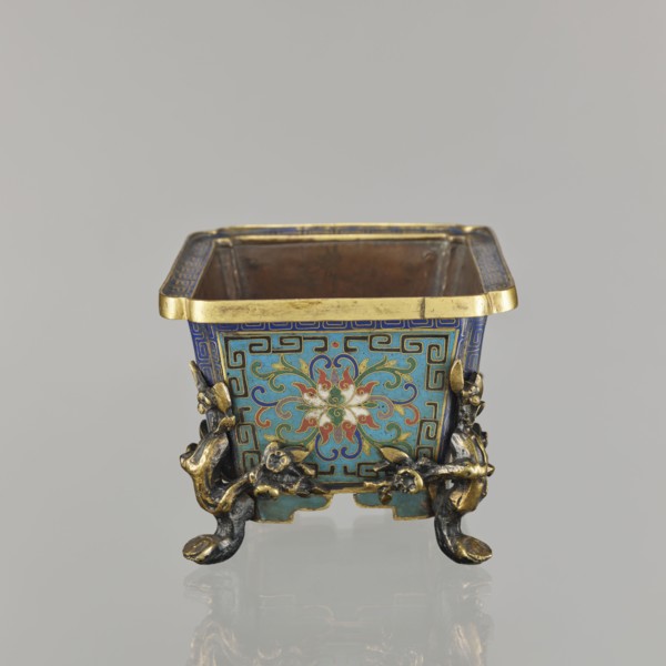 Flower pot incense burner on four legs, cloisonné enamel; decoration: lotus tendril on a turquoise