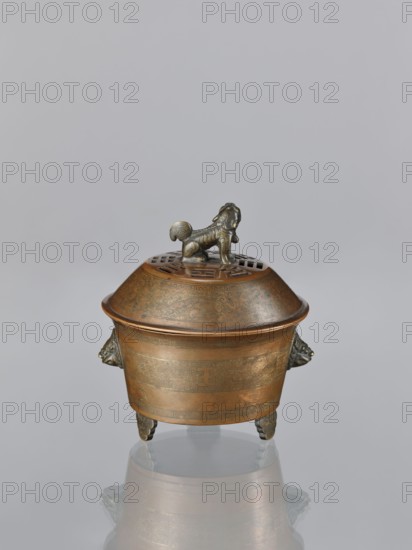 Censer with cover, Qing dynasty 1644–1911, 19th century, China. Censer with two handles in the