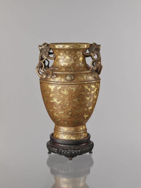 Vase on base. Chinese, Qing 1644–1911. 17th/18th century. Cast in bronze with cold-gold inlay,