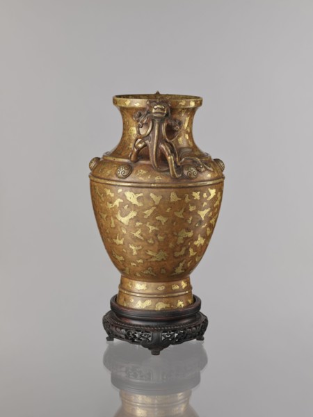 Vase on base. Chinese, Qing 1644–1911. 17th/18th century. Cast bronze with cold-gold inlay, dusting