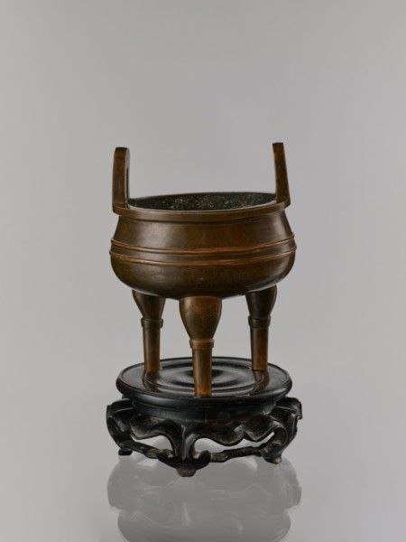 Ding incense burner on stand, Chinese, 19th century Qing, 1644–1911. Bronze censer/incense burner