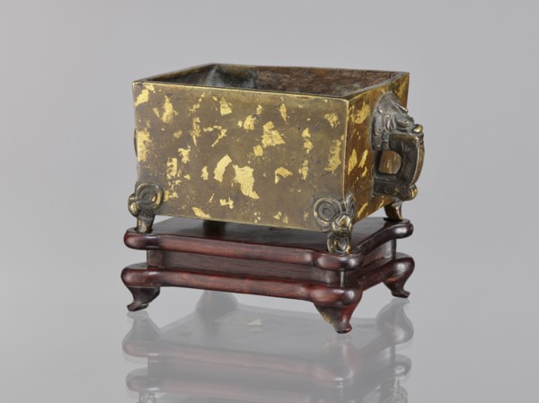 Censer on base, Chinese, Qing dynasty 1644–1911, 18th century. Ceremonial vessel censer with