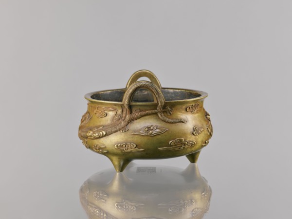 Li-type incense burner, ding vessel form, Chinese art; dragons and clouds iconography;
