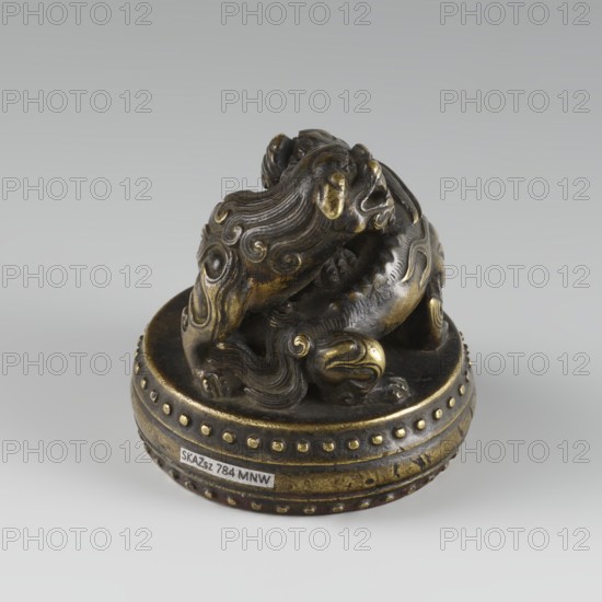 Seal stamp, fo iconography, buttons, Qing style, zoomorphic motifs, Chinese culture, Chinese art,