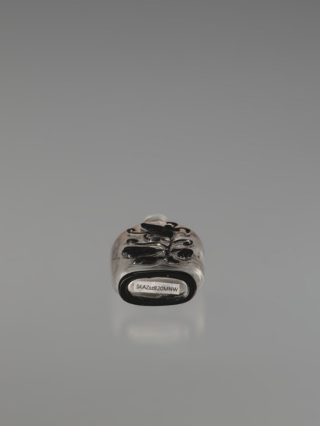 Flask snuffbox, 19th century, China, Qing 1644–1911. Layered transparent glass with a black top