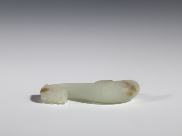 Belt clasp, Chinese, dragons iconography, Qing 1644–1911, milky-white jade with brown veins and