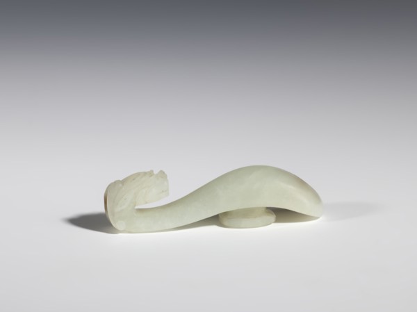 Belt clasp, Chinese, dragons iconography, Qing 1644–1911, milky-white jade with brown veins and