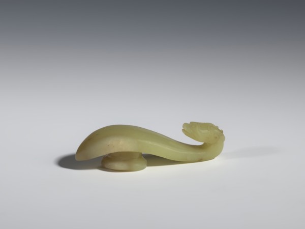 Belt clasp, Chinese, dragons iconography, Qing 1644–1911. Pointed handle and slightly marked side