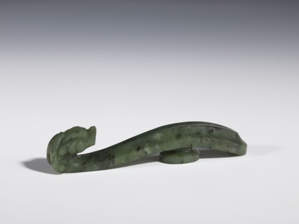 Belt clasp, Chinese, dragons iconography, Qing 1644–1911, slightly concave shaft surfaces, spinach