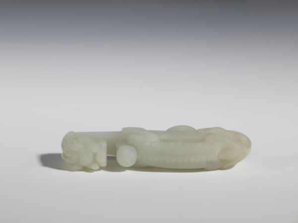 Belt clasp, Chinese, dragons iconography, dragon with pearl, Qing 1644–1911. Head in the shape of a