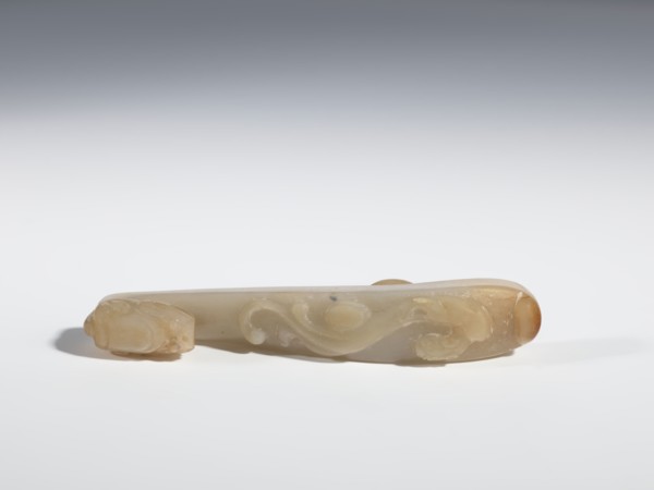 Belt clasp;, Chinese; dragons iconography; Qing 1644–1911; Bas-relief handle with a projection at