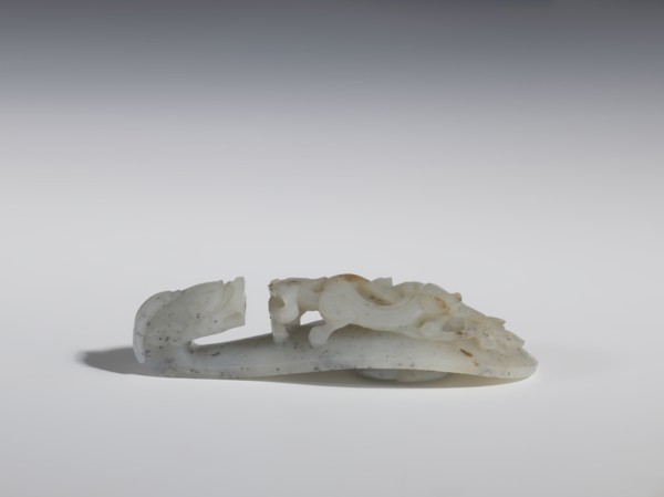 Belt clasp, purchase provenance. Chinese, Qing 1644–1911, 18th–19th century. Material: mossy