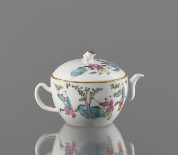 Teapot with a lid, Chinese porcelain teapot decorated with overglaze enamels and iron red,