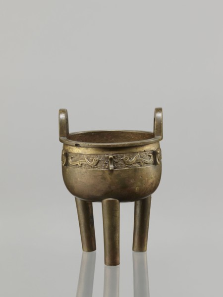 Ding incense burner, leiwen ornament, Chinese art, Ding vessel, Chinese culture, ceremonial/ritual