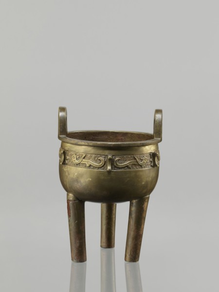 Ding incense burner, leiwen ornament, Ding vessel, ritual/ceremonial vessel with bird decorative