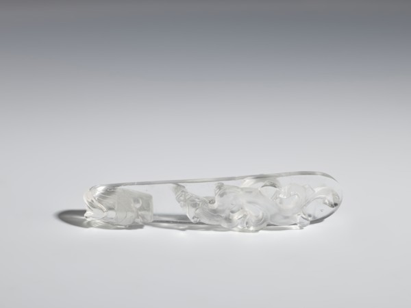 Belt clasp, Chinese, Qing 1644–1911. Shaft: lizard-dragon chilong. Rock crystal with inclusions;