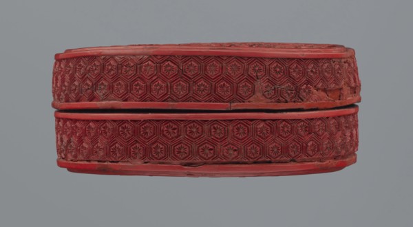 Box with lid, Chinese; Qing dynasty 1644–1911; two-tone lacquer red and black lacquer inside; 19th