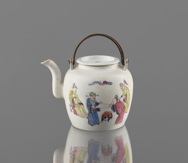 Teapot with a lid;, Porcelain teapot with tubular spout and flat, concave lid; white transparent