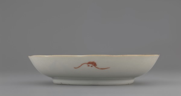 Plate. Chinese porcelain fragment, Qing dynasty 1644–1911, 19th century. White glaze with overglaze