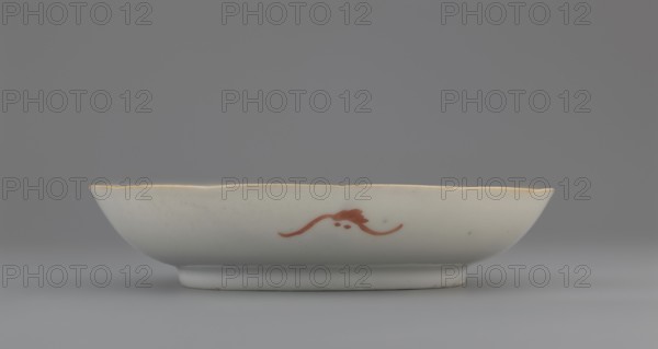 Plate. Chinese porcelain fragment, Qing dynasty 1644–1911, 19th century. White glaze with overglaze