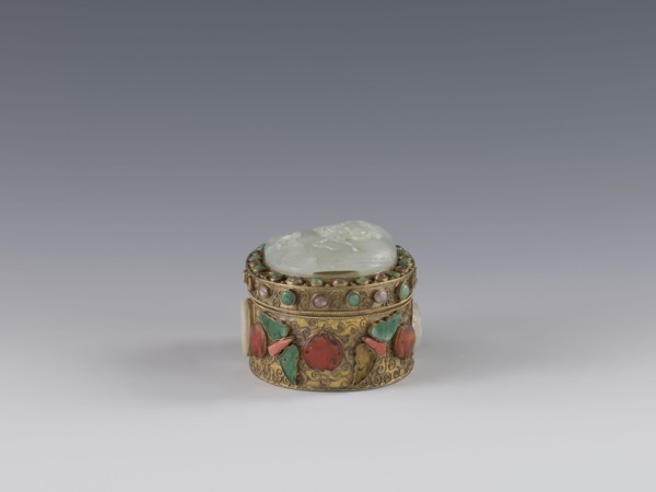 Box with lid, Chinese, Qing dynasty late 19th century. Lid inlaid with a jadeite plaque with a