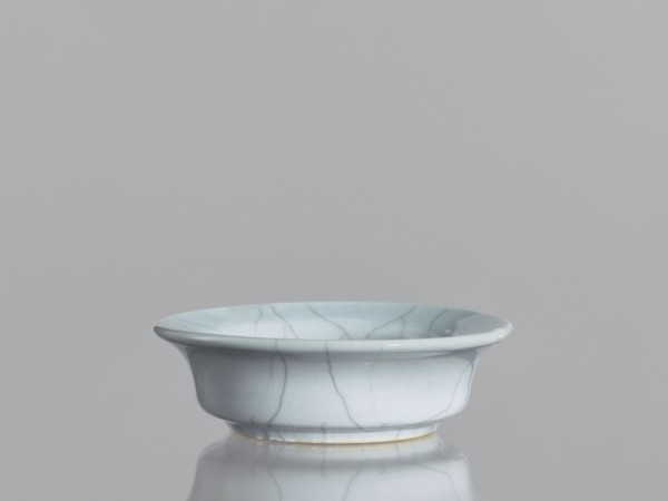 Flowerpot saucer, Chinese ceramics, Qing 1644–1911, 19th century. Grey-blue glaze with cracklework.