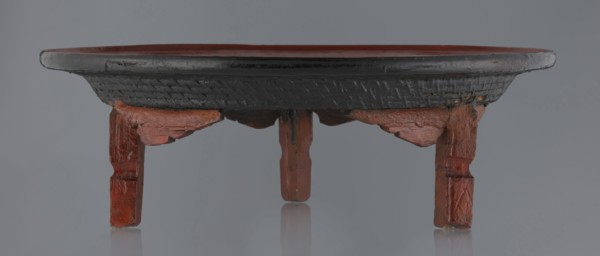 Ritual vessel, Burmese, 19th/20th century. Tray with a fluted surface showing a visible bamboo