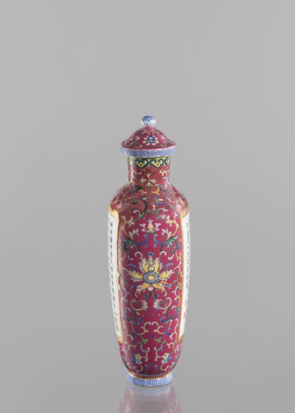 Vase with lid;, Gift; Chinese art; Chinese culture; Qing dynasty 1644–1911, Qianlong period