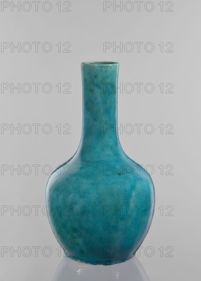 Vase-bottle, crackleware bottle with uniform blue-green glaze and fine cracklework, 19th century