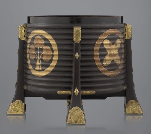 Container hokai for shells for the game kai awase, Japanese, Meiji 1868–1912 and Edo 1603–1868